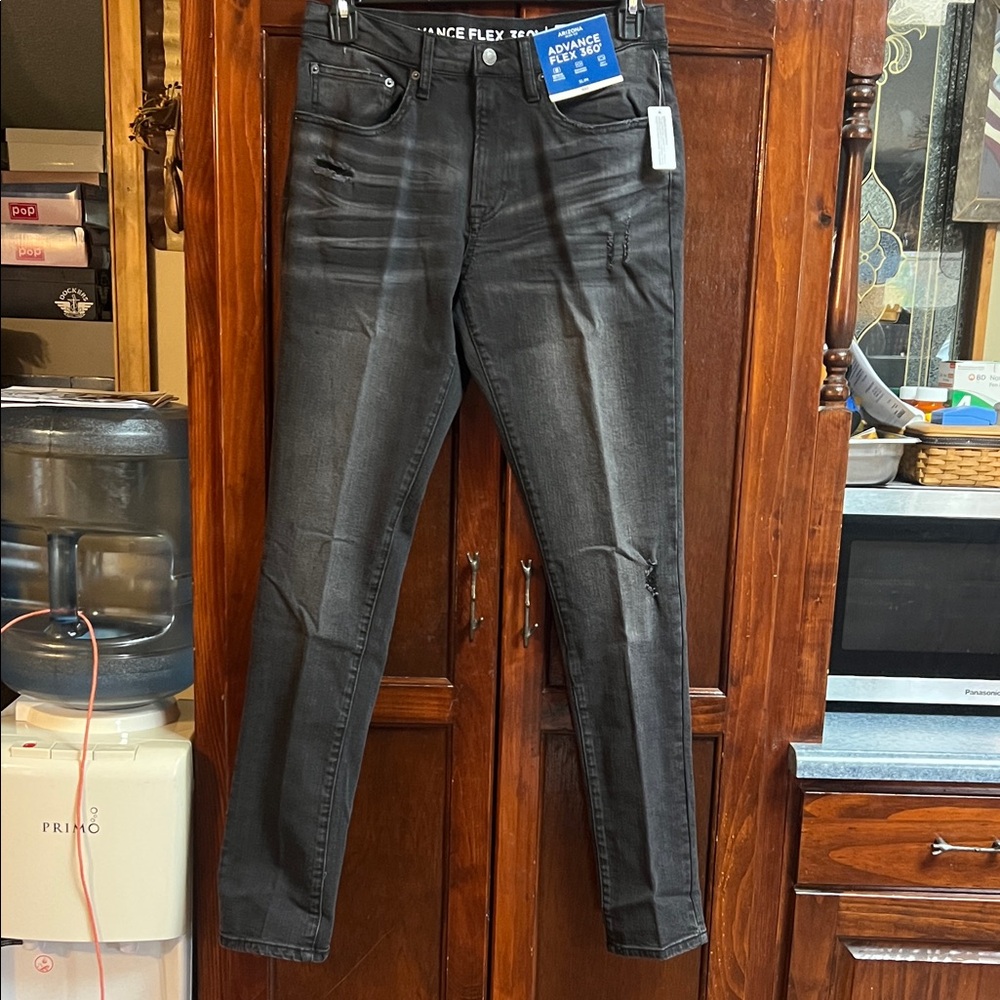 Men’s size 30 X 34 Arizona jeans advance flex 360 slim black destructed